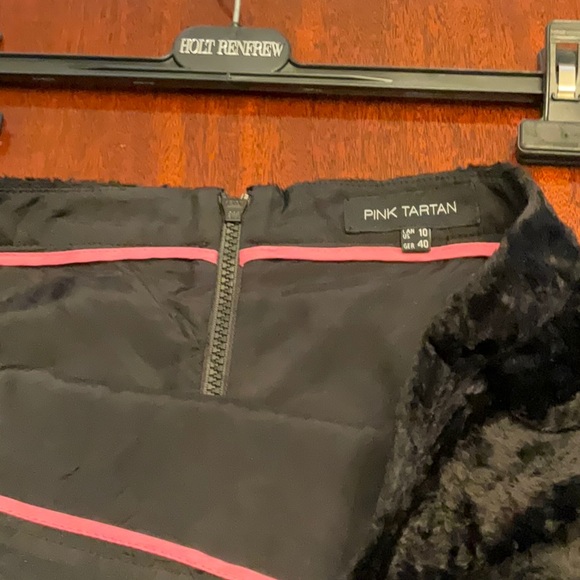 CANADIAN DESIGNER PINK TARTAN FAUX FUR SKIRT - Picture 2 of 6